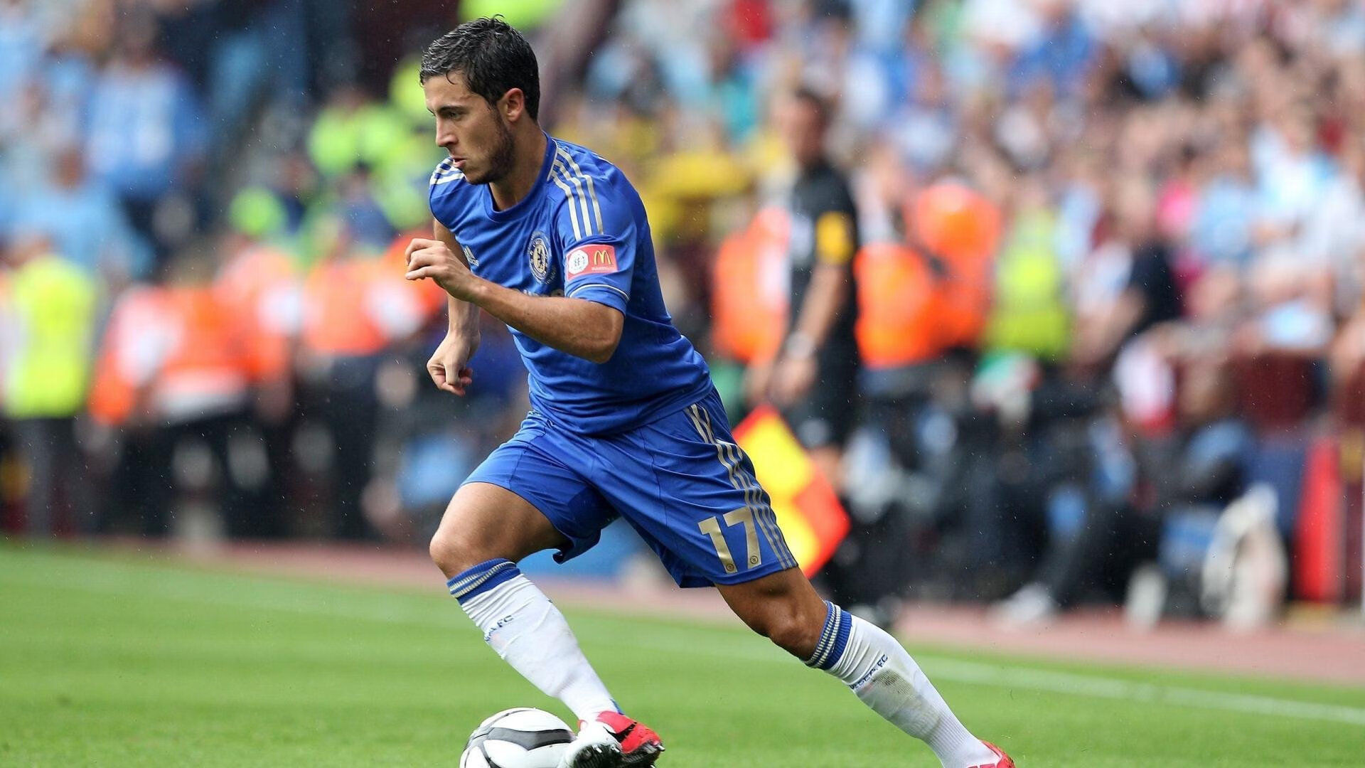 西甲赛场火力全开，精彩进球和战术变化频繁出现，西甲精彩集锦